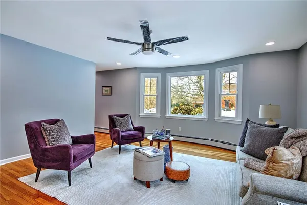 $949,900 | 3 Pinetop Road, Barrington, RI 02806