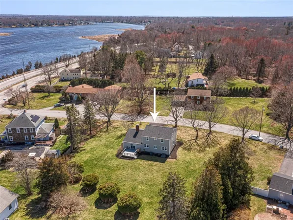 $949,900 | 3 Pinetop Road, Barrington, RI 02806