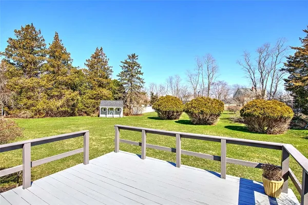 $949,900 | 3 Pinetop Road, Barrington, RI 02806