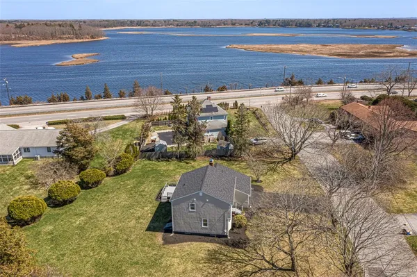 $949,900 | 3 Pinetop Road, Barrington, RI 02806