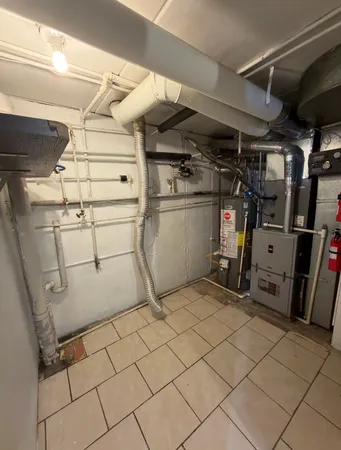 $1,800 | 203 Kenneth Circle, Elgin, IL 60120