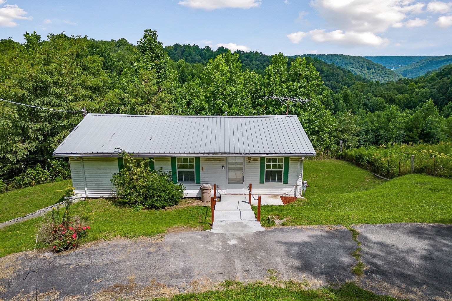 1183 Poss Road Smithville, TN 37166 - Photo 3 of 25