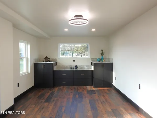 $699,900 | 254 Karen Drive, Spring City, TN 37381