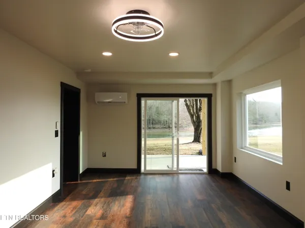 $699,900 | 254 Karen Drive, Spring City, TN 37381