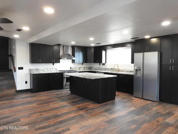 $699,900 | 254 Karen Drive, Spring City, TN 37381