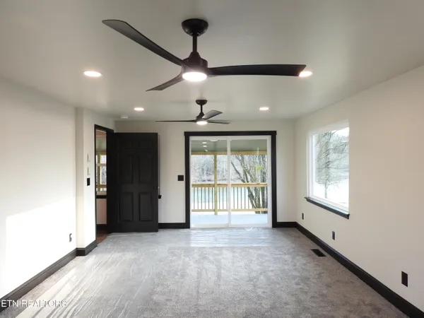 $699,900 | 254 Karen Drive, Spring City, TN 37381