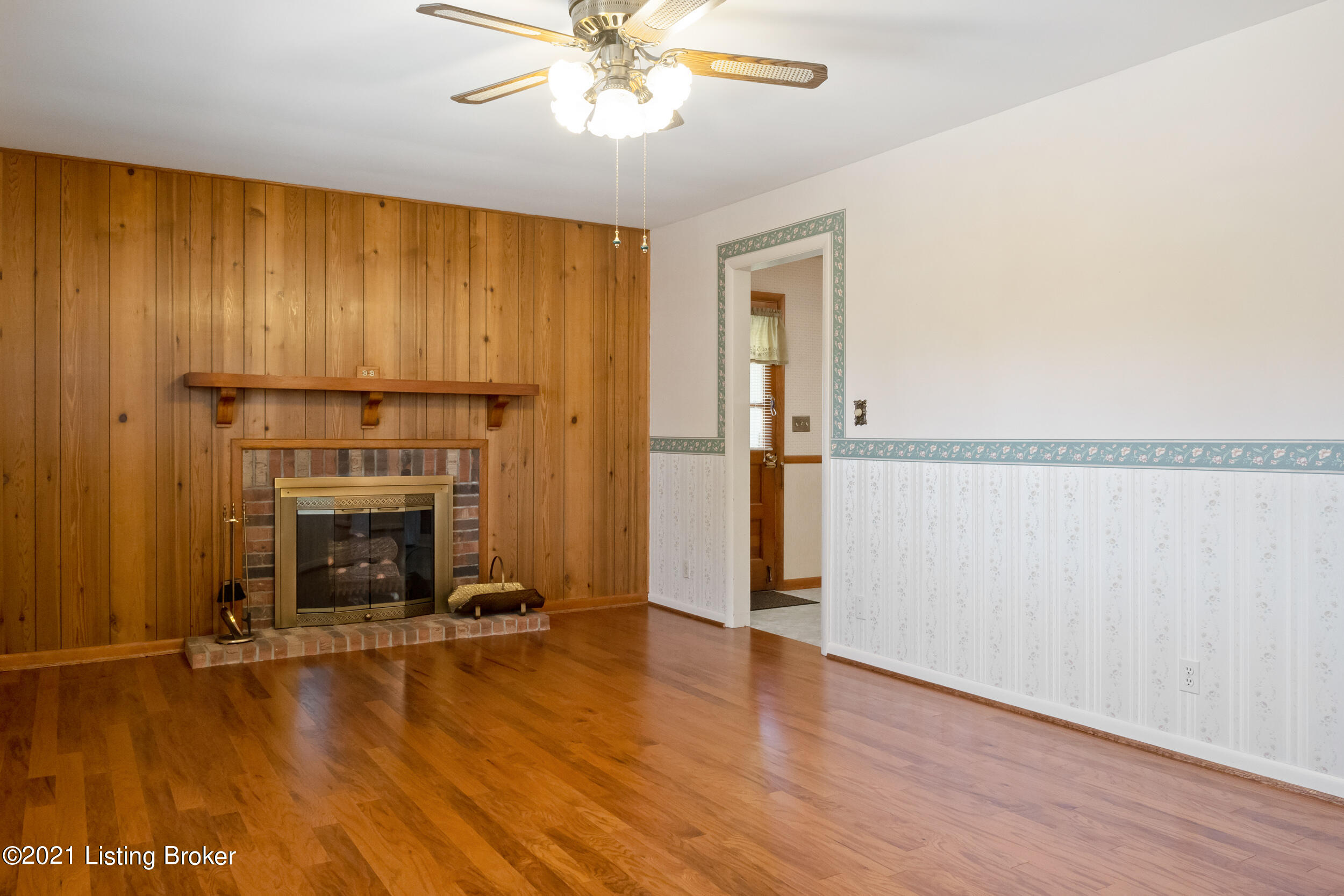 2102 Janlyn Road Louisville, KY 40299 - Photo 13 of 44 2102 Janlyn Rd-24
