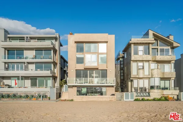 $10,900 | 3711 Ocean Front Walk, Unit 3, Marina del Rey, CA 90292