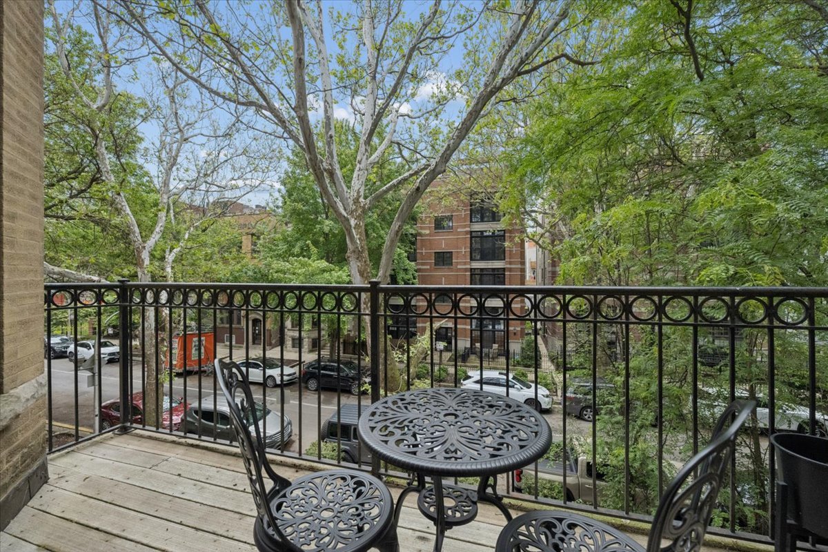 832 West Roscoe Street, Unit 2 Chicago, IL 60657 - Photo 12 of 21