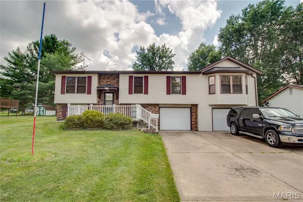 $209,900 | 1024 West Hickory Street, Jerseyville, IL 62052