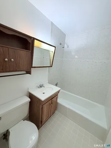 $1,950 | 900 Hope Street, Unit 6C, Stamford, CT 06907