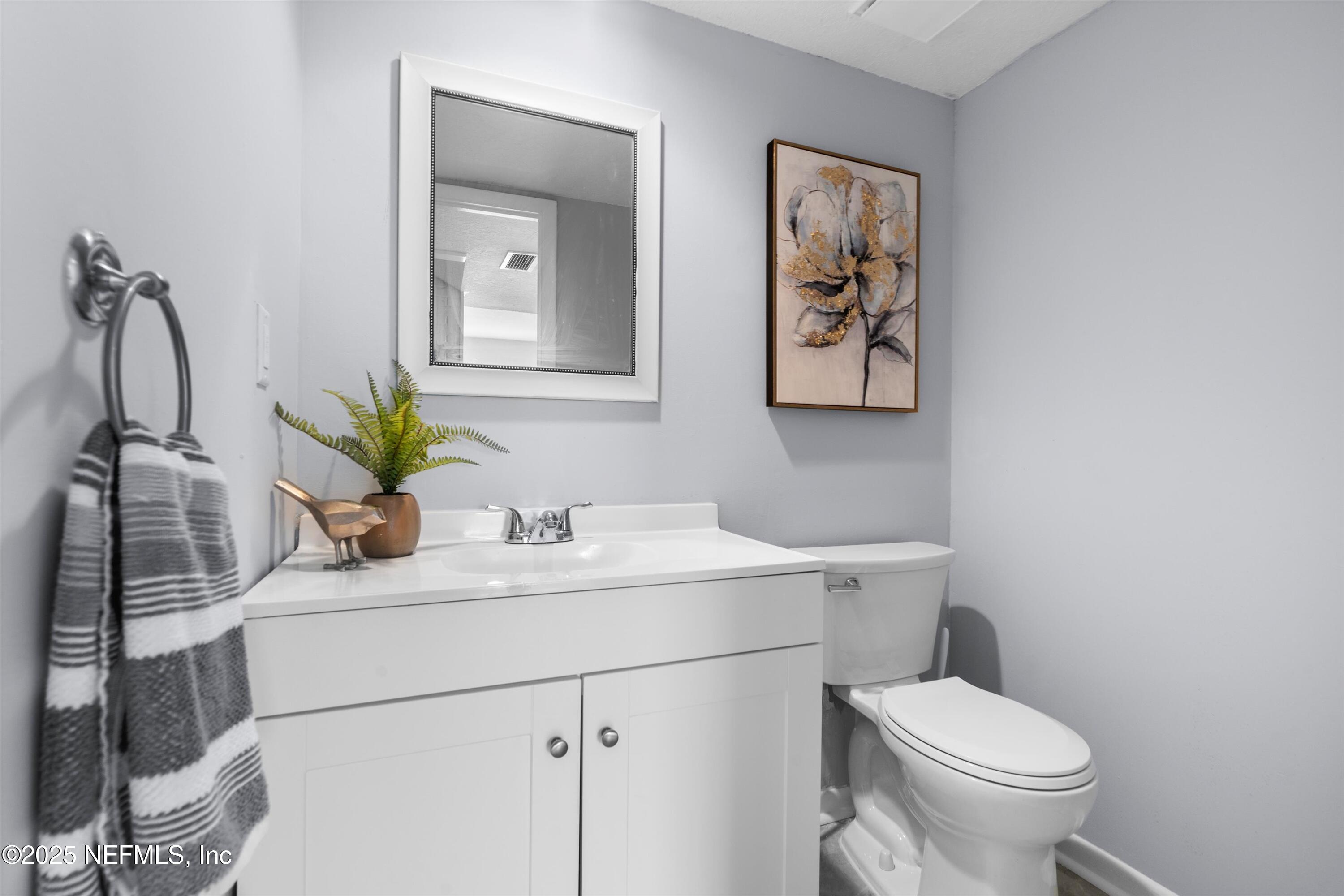 386 Raleigh Road, Unit 15 Jacksonville, FL 32225 - Photo 6 of 33 07-Guest Bath