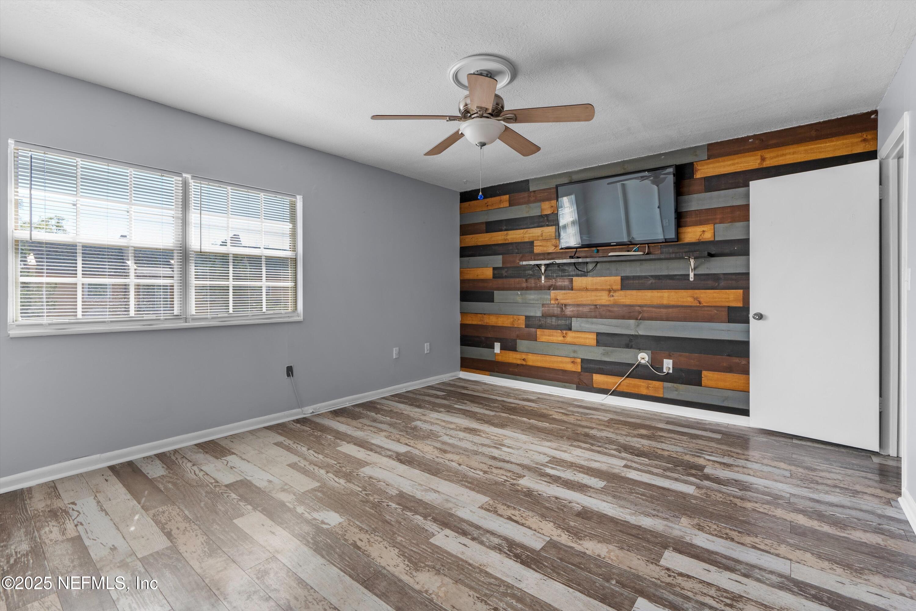 386 Raleigh Road, Unit 15 Jacksonville, FL 32225 - Photo 7 of 33 17-Primary Bedroom