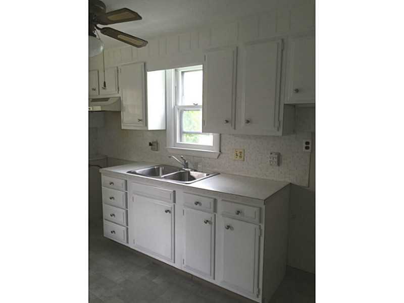 25 Beaton Street Coventry, RI 02816 - Photo 4 of 17 Kitchen.