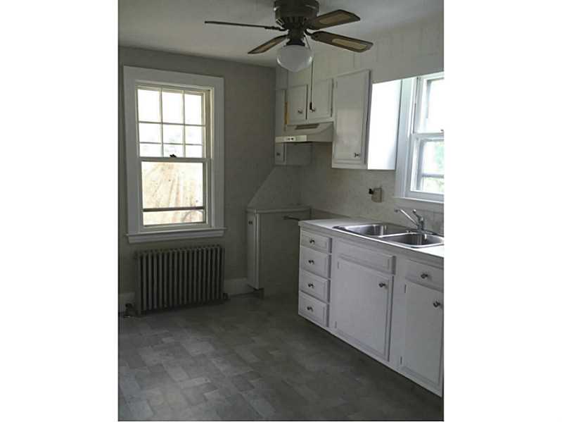 25 Beaton Street Coventry, RI 02816 - Photo 5 of 17 Kitchen.