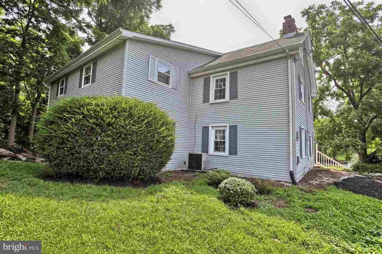 1007 Burnt House Road Carlisle, PA 17015 - Photo 3 of 25 Gallery Image 3