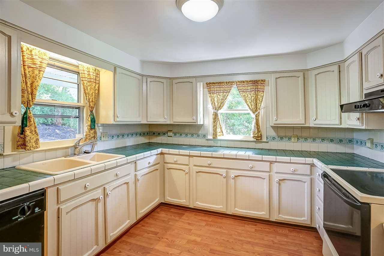 1007 Burnt House Road Carlisle, PA 17015 - Photo 8 of 25 Gallery Image 8