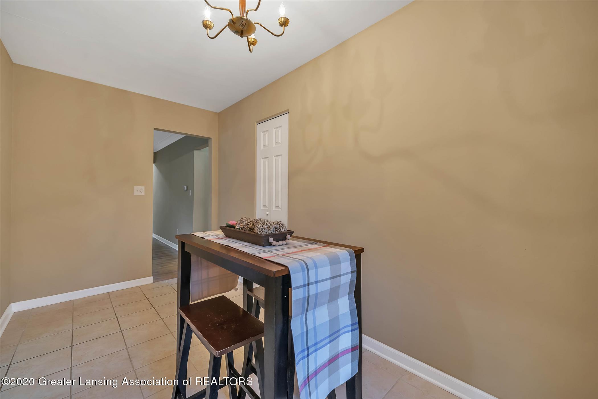 2173 Iroquois Road Okemos, MI 48864 - Photo 21 of 41 2173 Iroquois Rd-WindowStill-Rea (11)