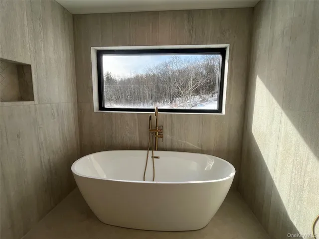 $674,999 | 119 Bakertown Road, Accord, NY 12404