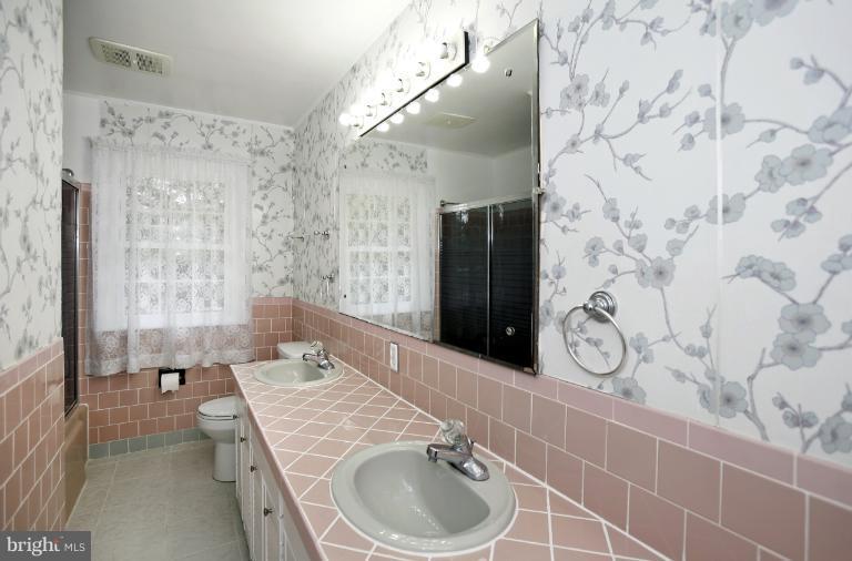 3013 Southview Road Ellicott City, MD 21042 - Photo 11 of 17 Bath