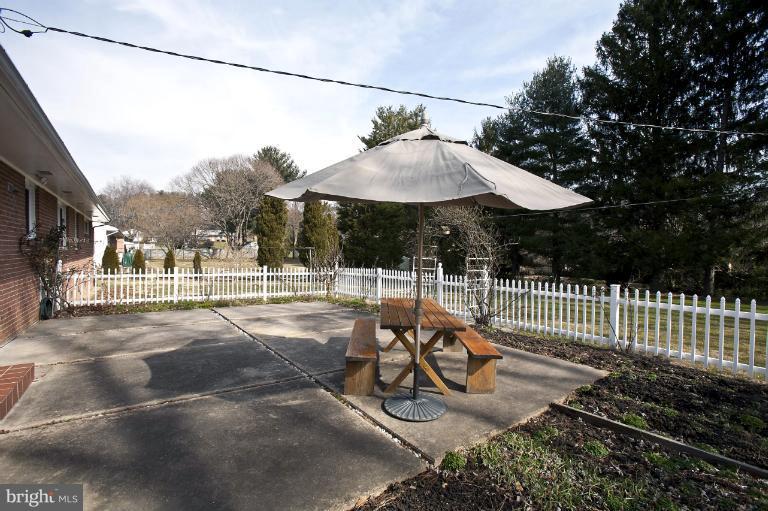 3013 Southview Road Ellicott City, MD 21042 - Photo 13 of 17 Patio