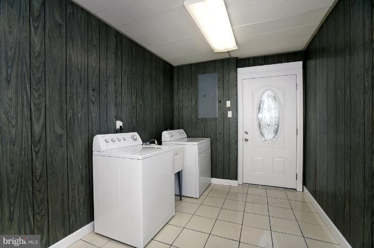 3013 Southview Road Ellicott City, MD 21042 - Photo 5 of 17 Laundry