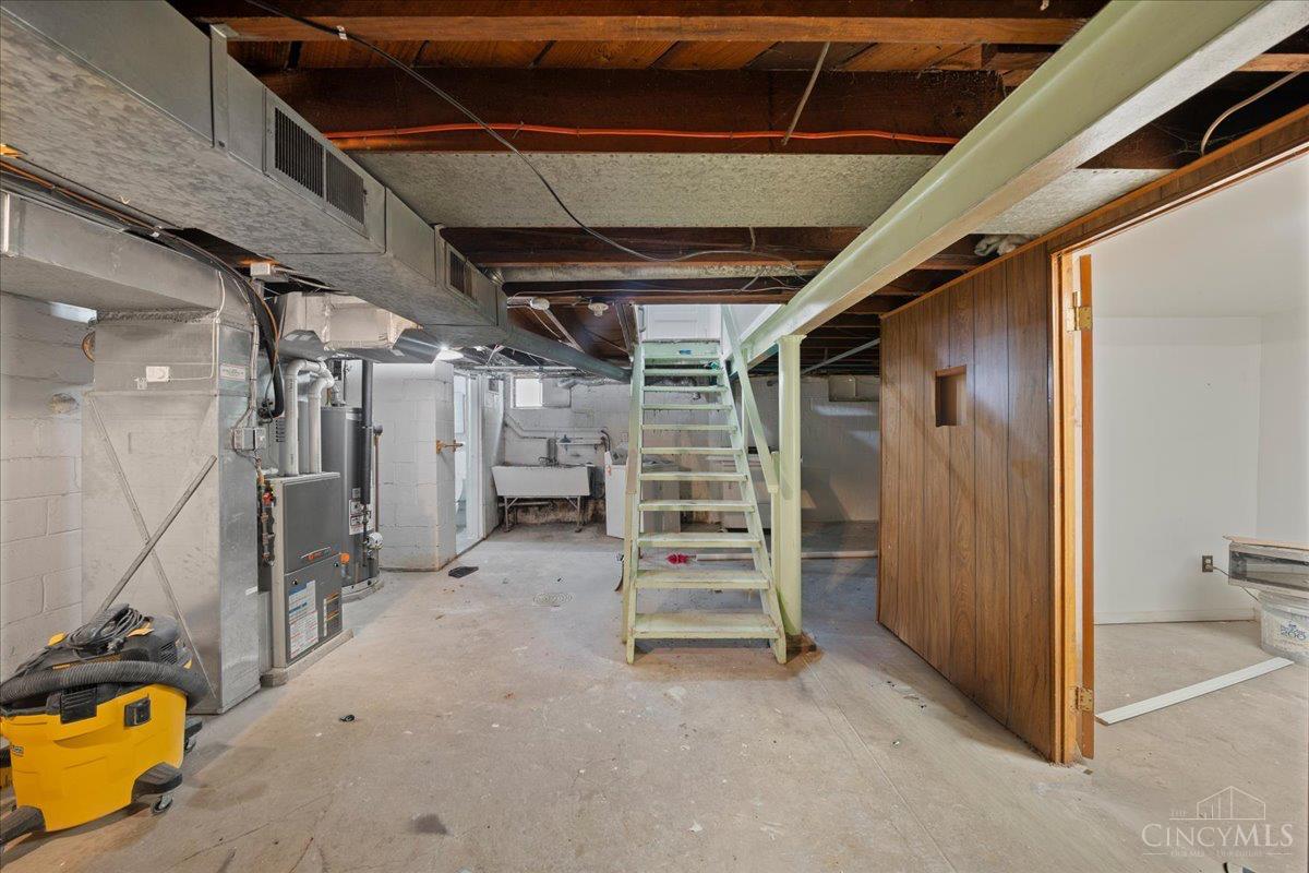 7158 Dunn Road Cincinnati, OH 45230 - Photo 23 of 35