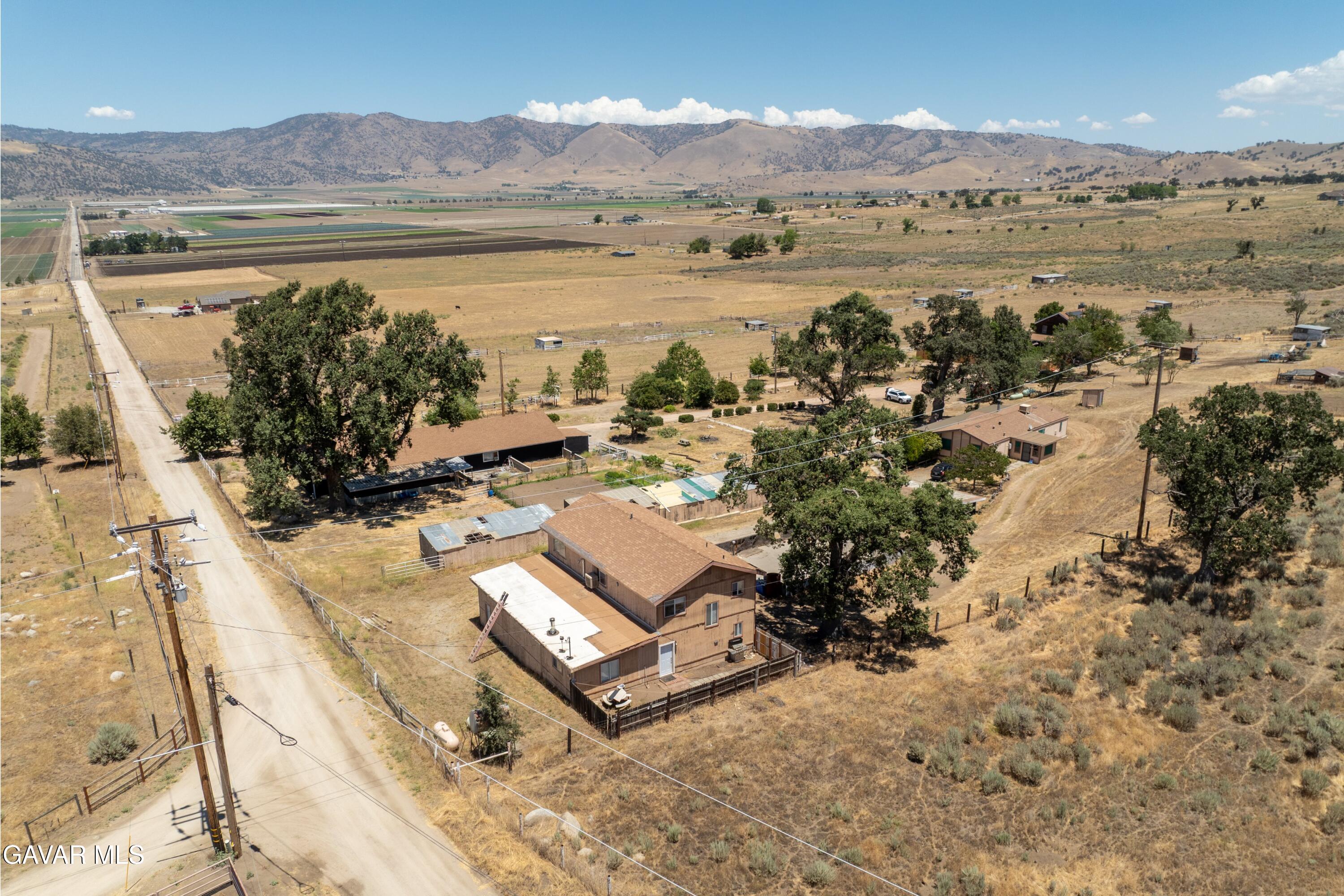 18518 Pellisier Road Tehachapi, CA 93561 - Photo 20 of 32 25-DJI_0451-HDR