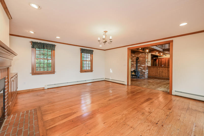 332 Wheeler Road Marstons Mills, MA 02648 - Photo 13 of 50 008-photo--8685980