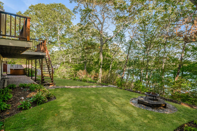 332 Wheeler Road Marstons Mills, MA 02648 - Photo 14 of 50 064-photo--8685961