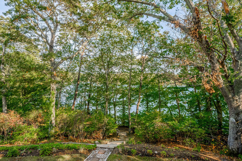 332 Wheeler Road Marstons Mills, MA 02648 - Photo 16 of 50 060-photo--8685977