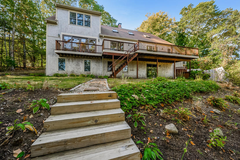 332 Wheeler Road Marstons Mills, MA 02648 - Photo 10 of 50 054-photo--8685972