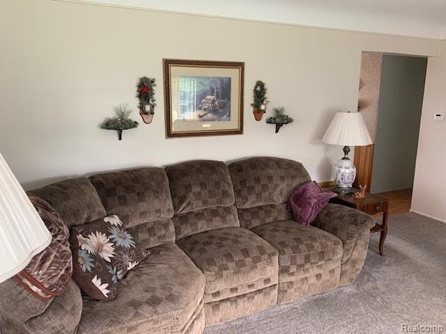 3227 Atlas Road Davison, MI 48423 - Photo 16 of 43 living 3.jpg