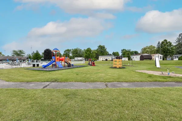 $139,000 | W4945 County Rd ES, Unit 189, Sugar Creek, WI 53121