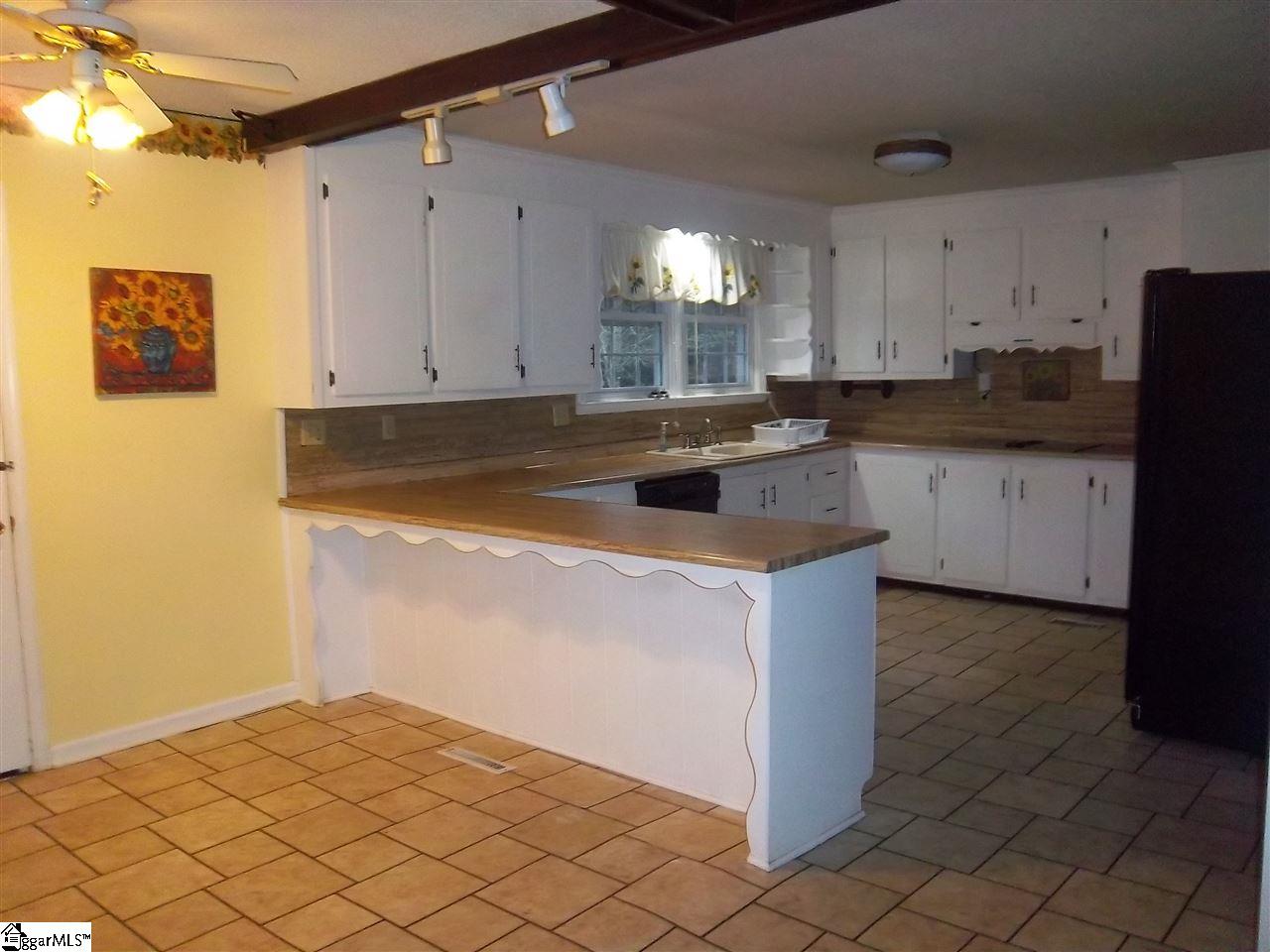 830 Ridge Road Easley, SC 29642 - Photo 3 of 24