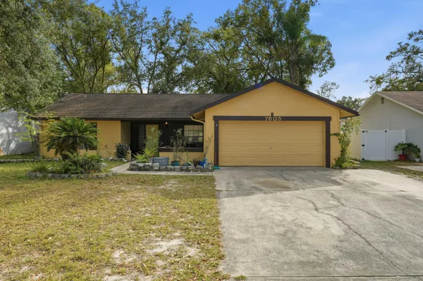 $300,000 | 7605 North Sanibel Circle, Tampa, FL 33637