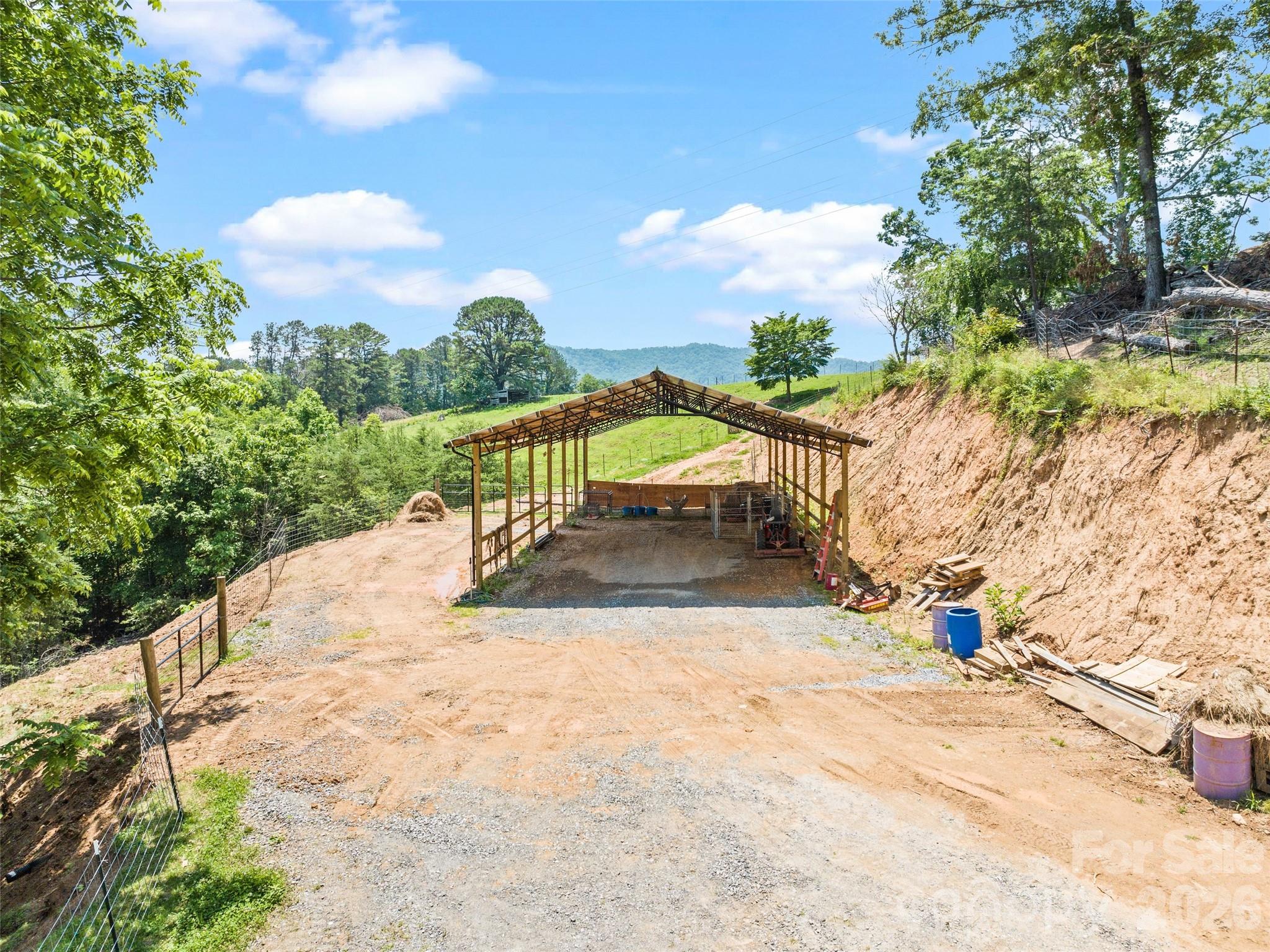 367 Robinson Road Clyde, NC 28721 - Photo 16 of 32 Gallery Image 16
