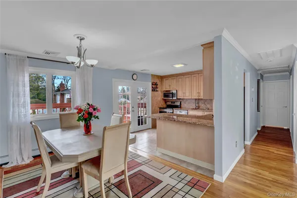 $779,000 | 320 Idaho Street, Lindenhurst, NY 11757