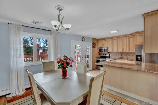 $779,000 | 320 Idaho Street, Lindenhurst, NY 11757