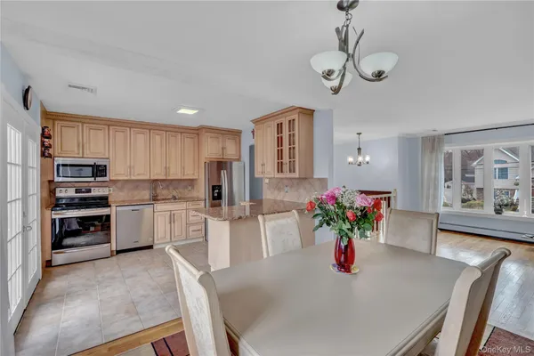 $779,000 | 320 Idaho Street, Lindenhurst, NY 11757