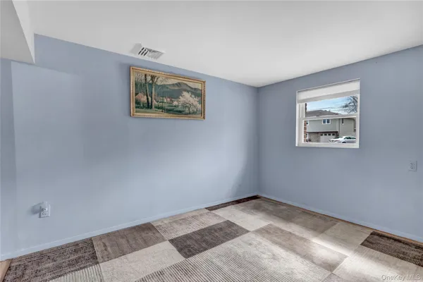 $779,000 | 320 Idaho Street, Lindenhurst, NY 11757