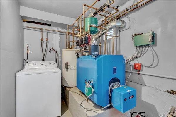 $779,000 | 320 Idaho Street, Lindenhurst, NY 11757