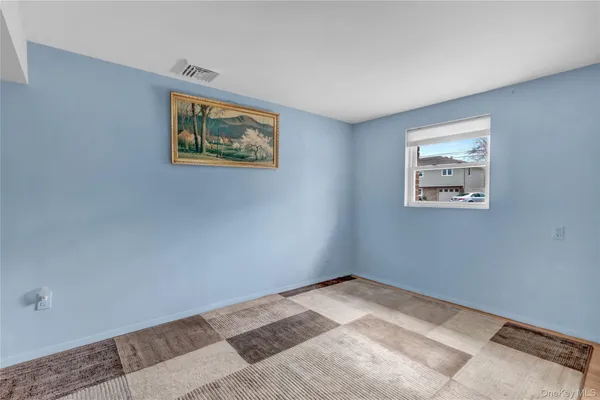 $779,000 | 320 Idaho Street, Lindenhurst, NY 11757