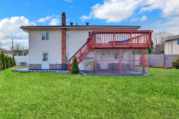 $779,000 | 320 Idaho Street, Lindenhurst, NY 11757