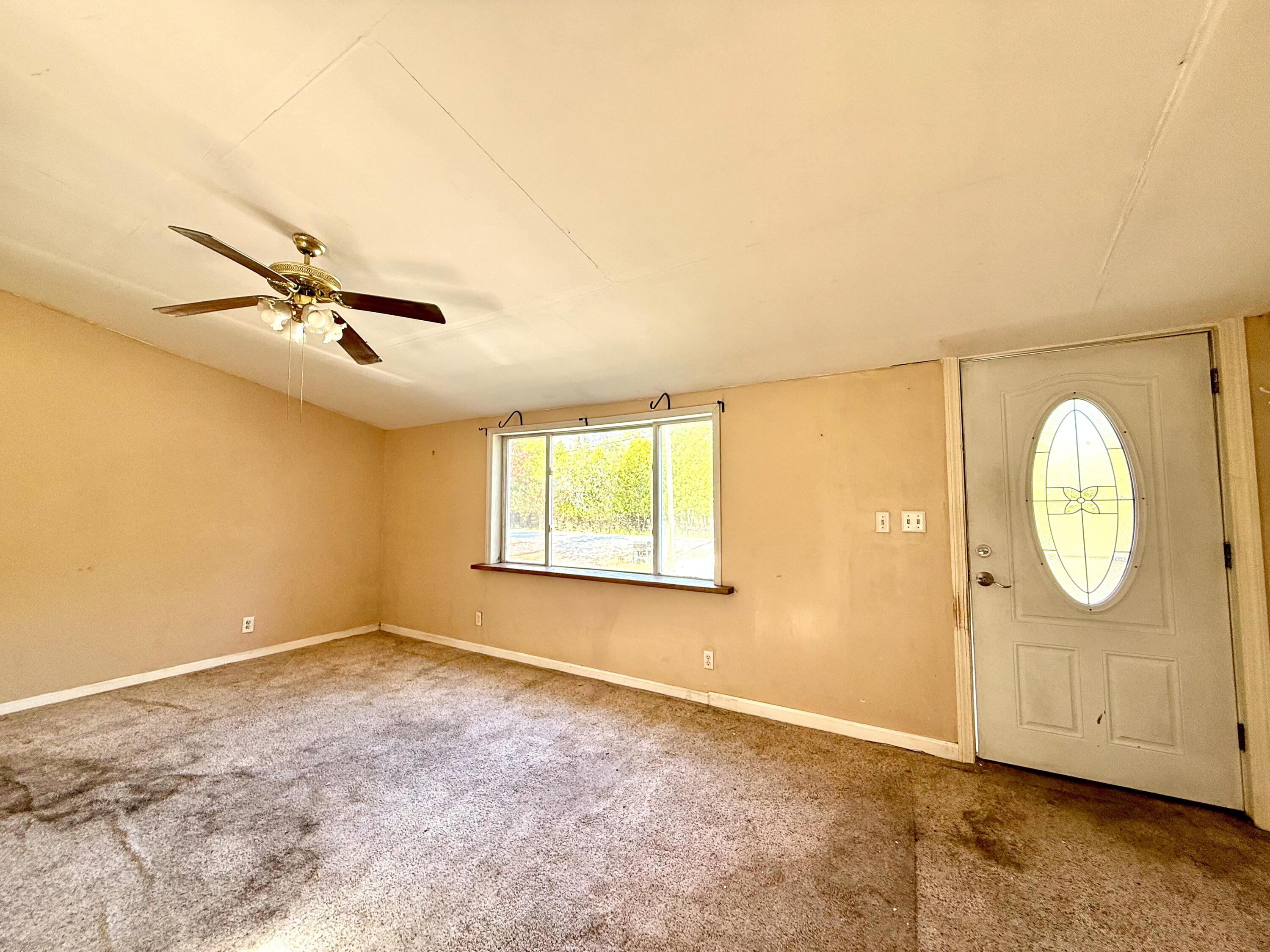 141 Cross Road Hancock, ME 04640 - Photo 4 of 33 IMG_1018