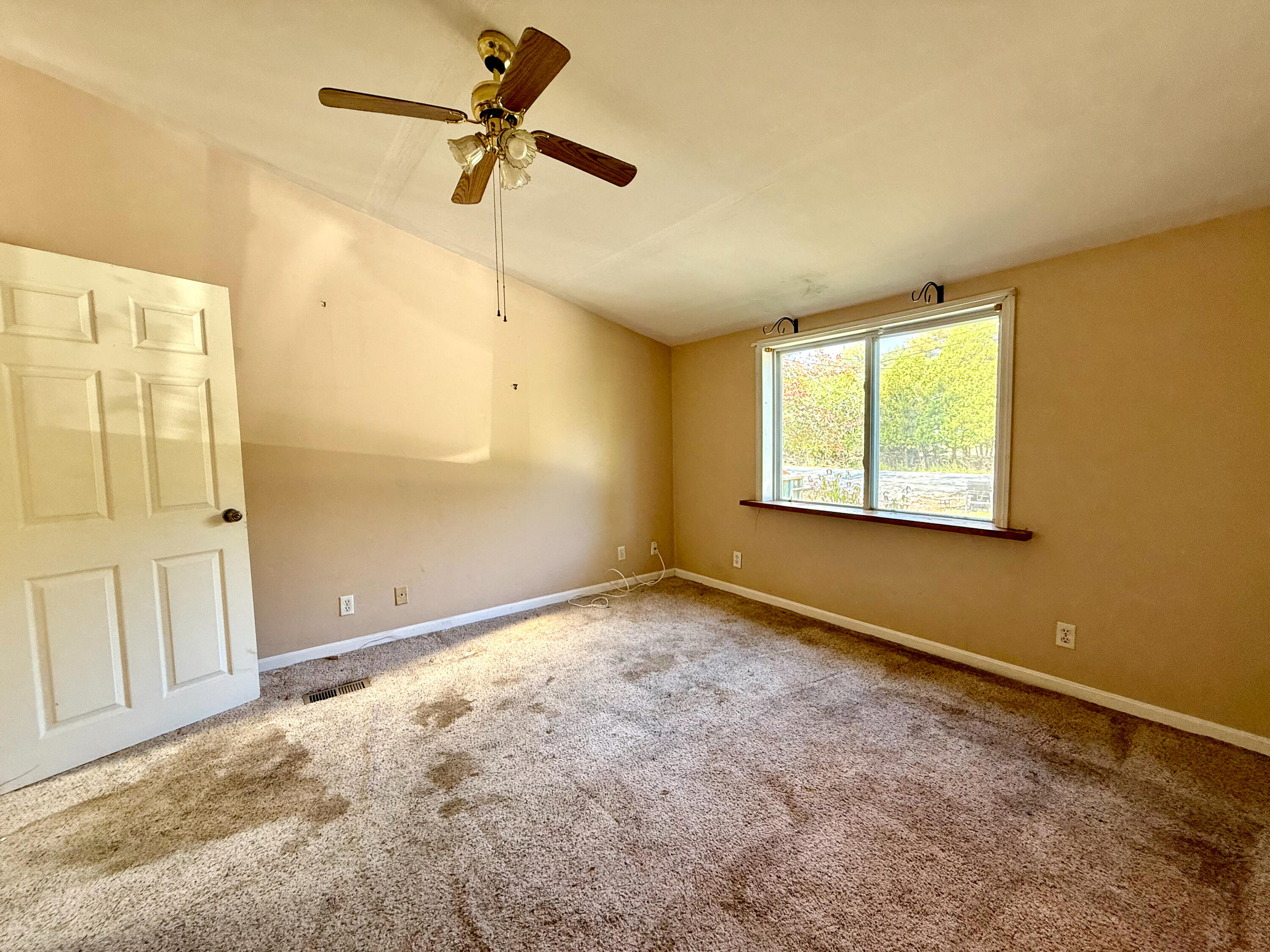 141 Cross Road Hancock, ME 04640 - Photo 10 of 33 IMG_0989