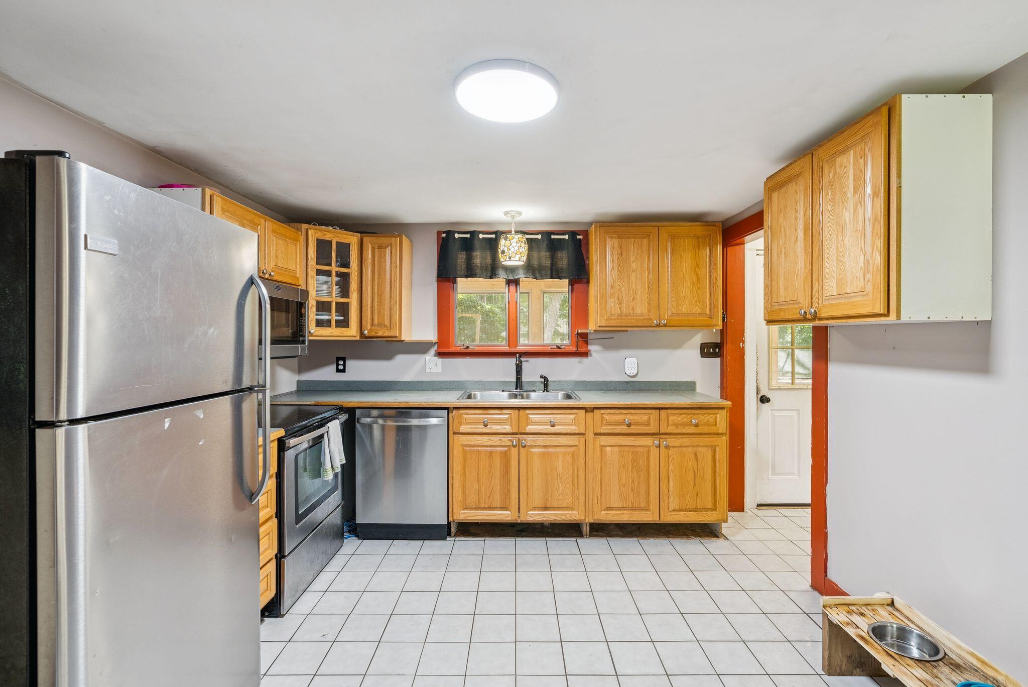 4 Roosevelt Street Springvale, ME 04083 - Photo 7 of 42 Kitchen