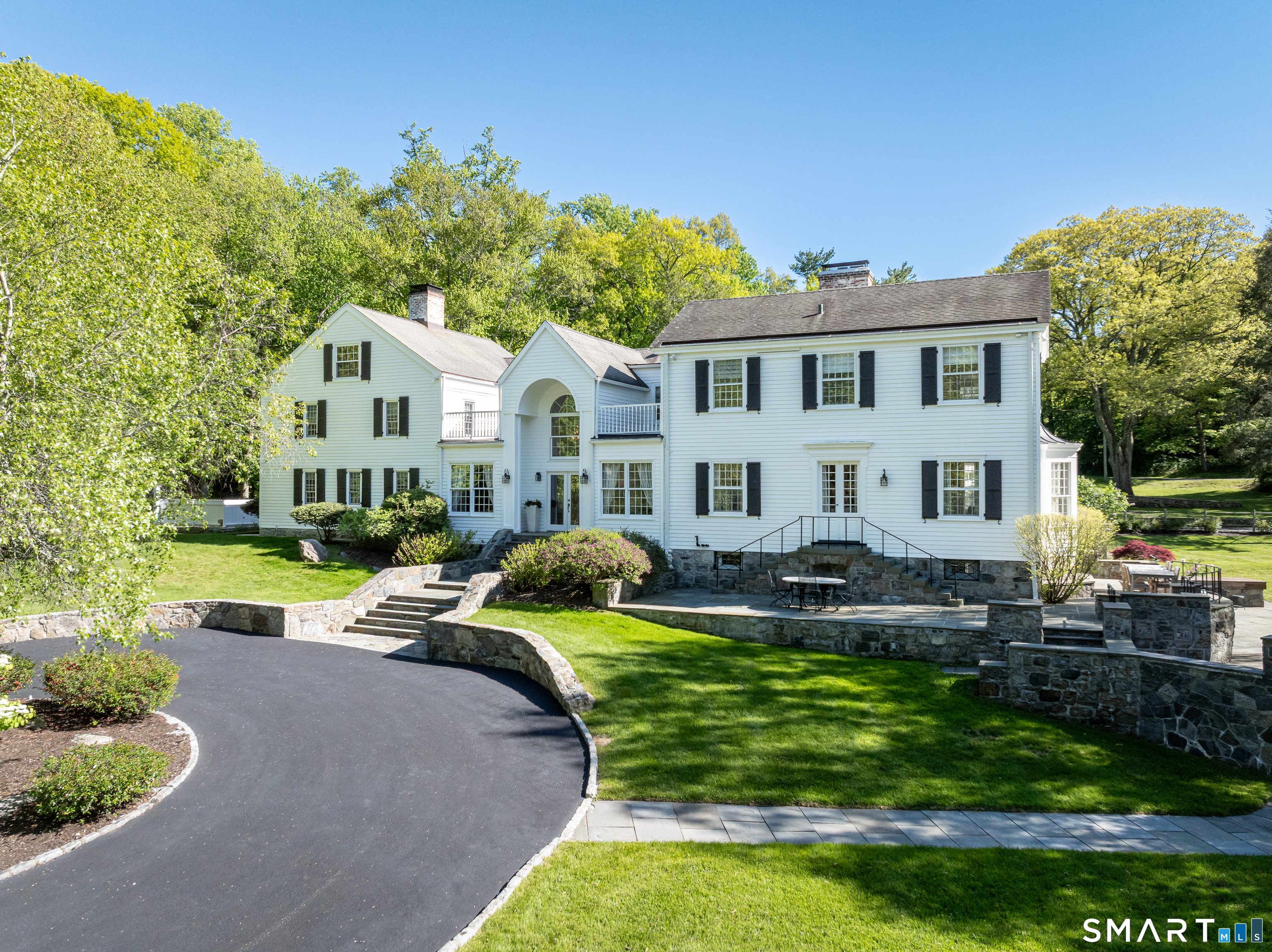 351 Erskine Road Stamford, CT 06903 - Photo 2 of 38