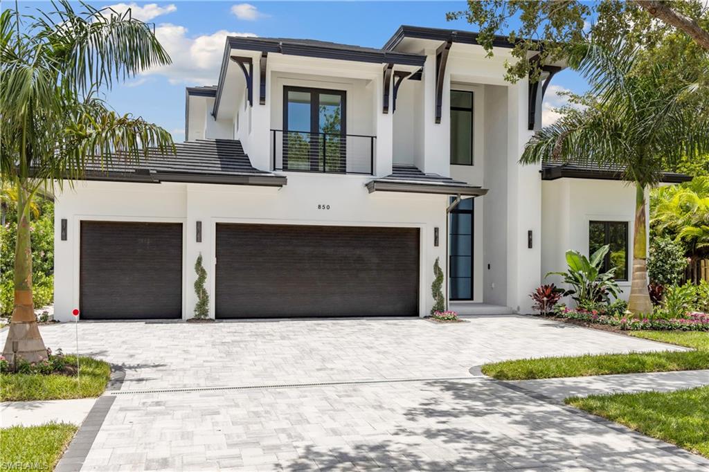 850 10th Street North Naples, FL 34102 - Photo 2 of 46