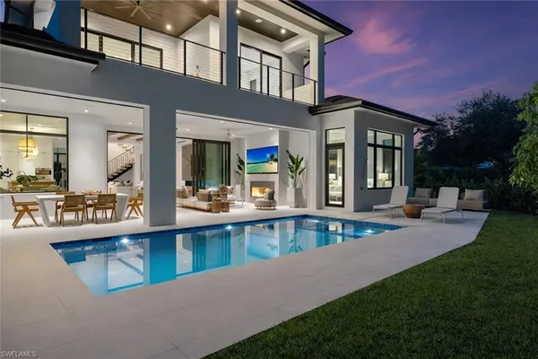 $5,000,000 | 850 10th Street North, Naples, FL 34102